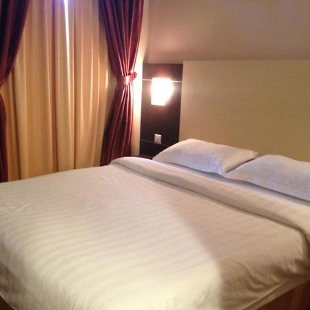 1 City Hotel Kota Kinabalu Eksteriør billede