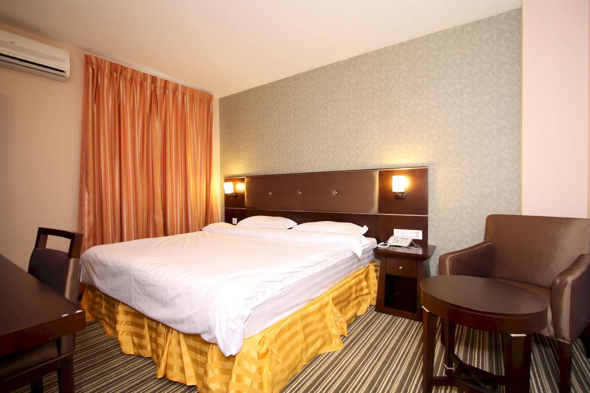 1 City Hotel Kota Kinabalu Eksteriør billede